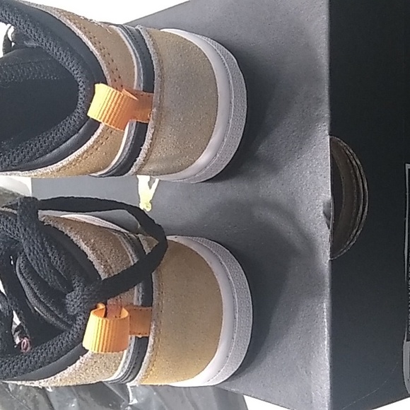 Jordan  1s toddler 7c with box - Picture 5 of 5